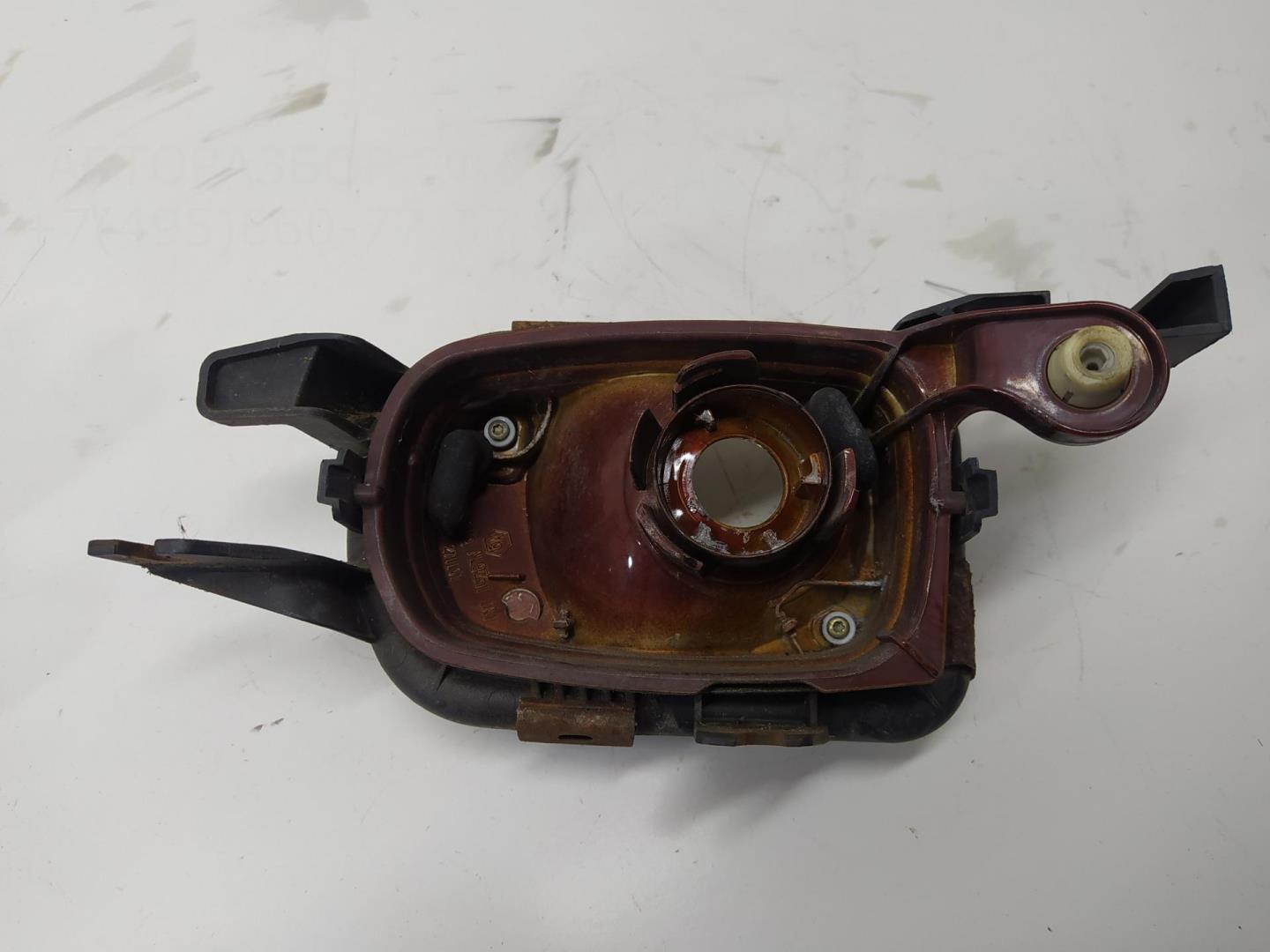 Фара противотуманная левая