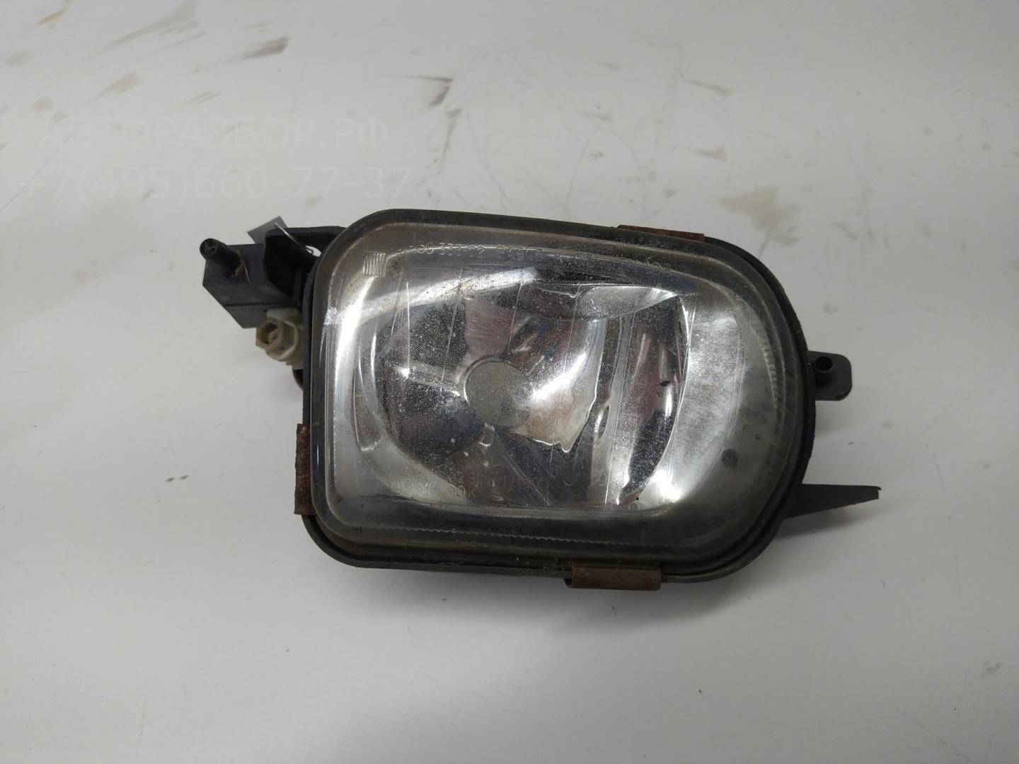 Фара противотуманная левая