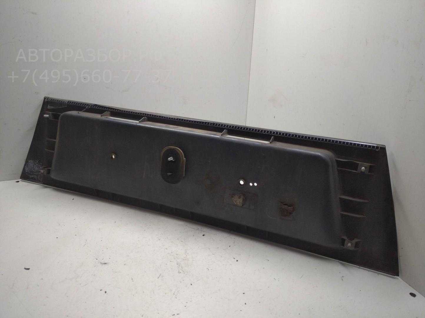 Накладка крышки багажника