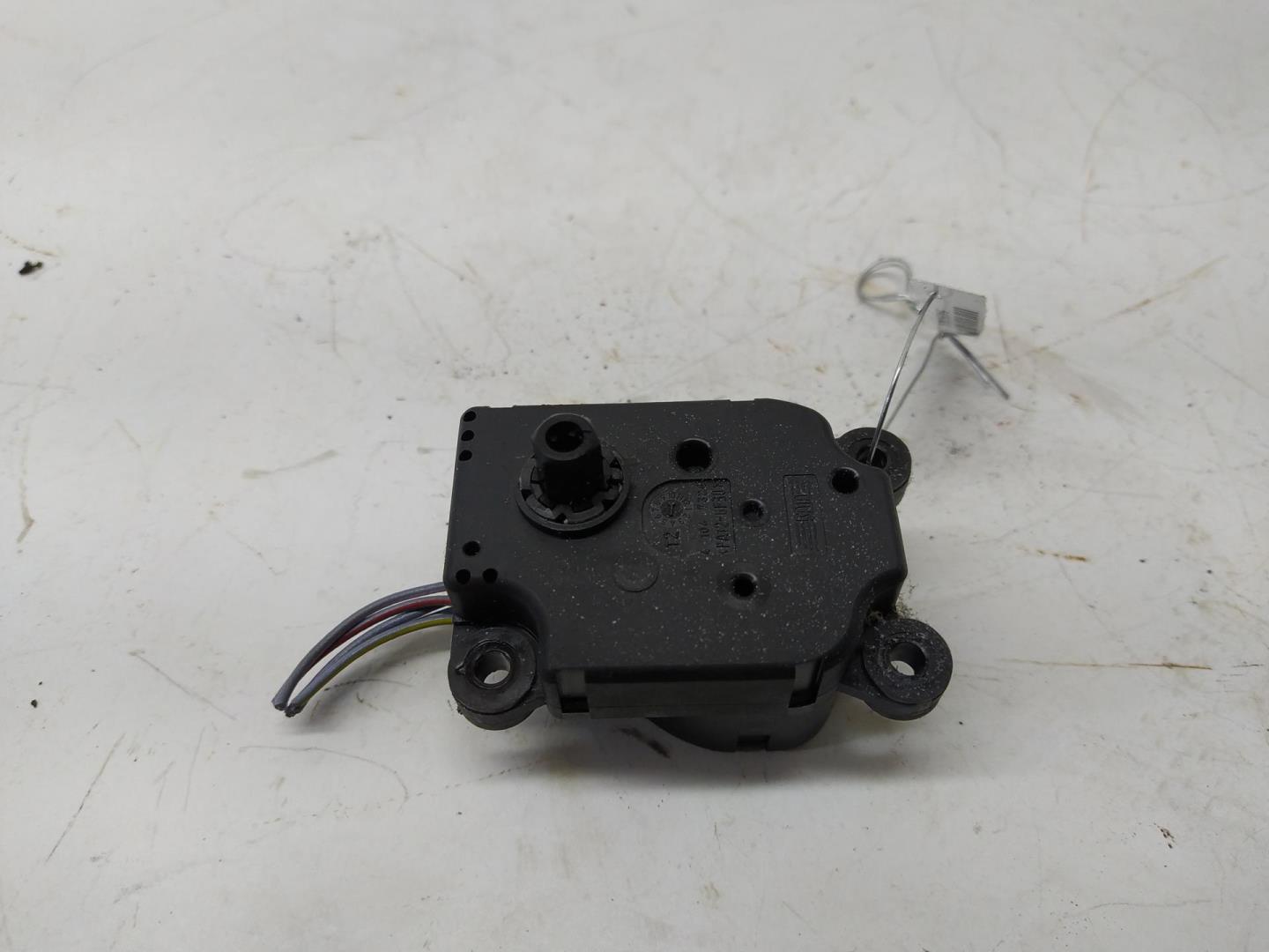 Моторчик заслонки печки