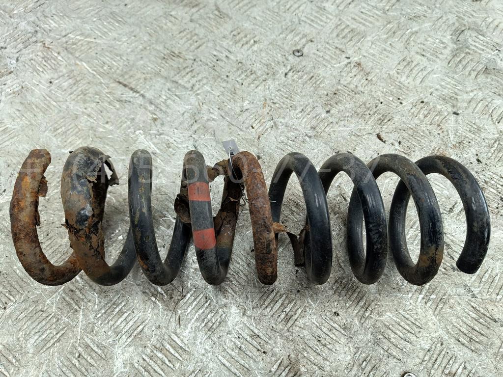 Пружина задняя