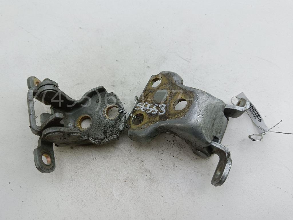 Петля двери