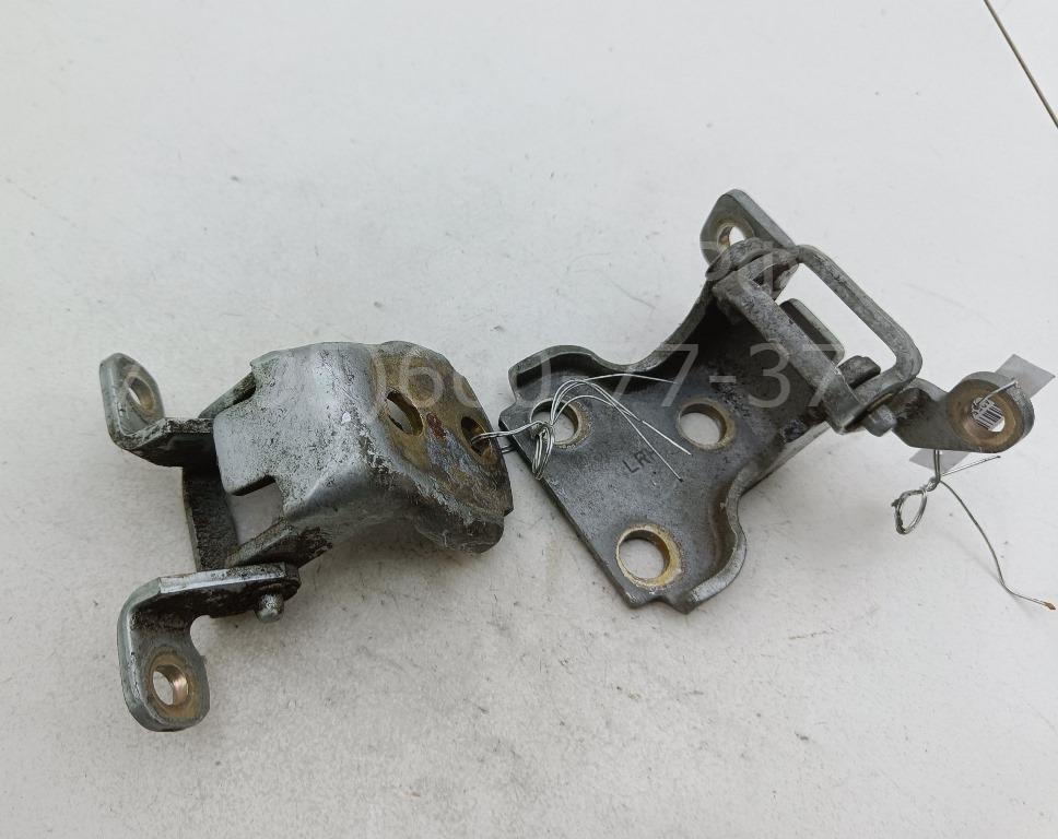 Петля двери