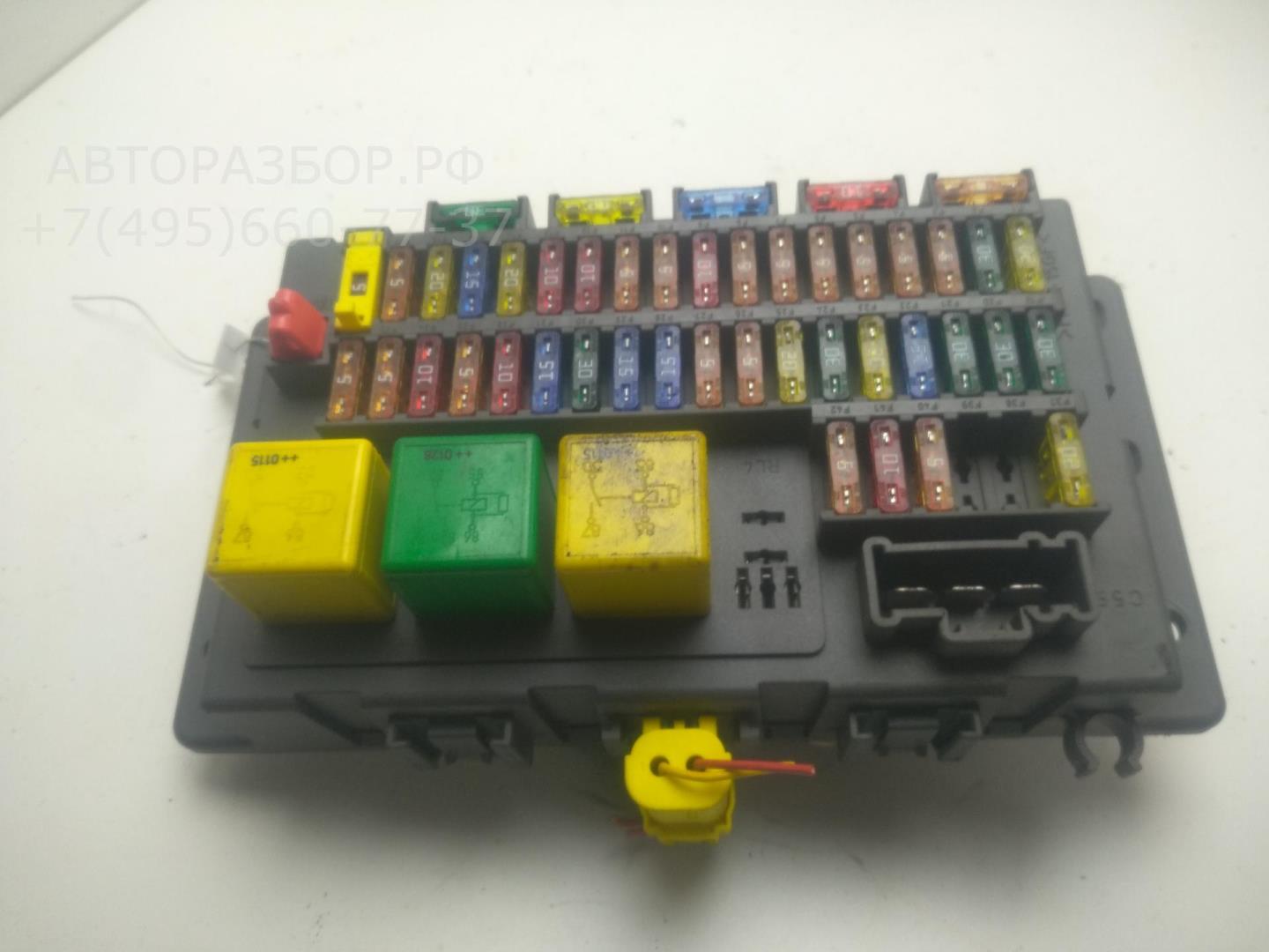 Блок предохранителей