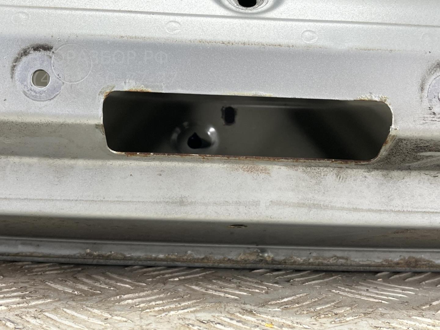 Дверь багажника