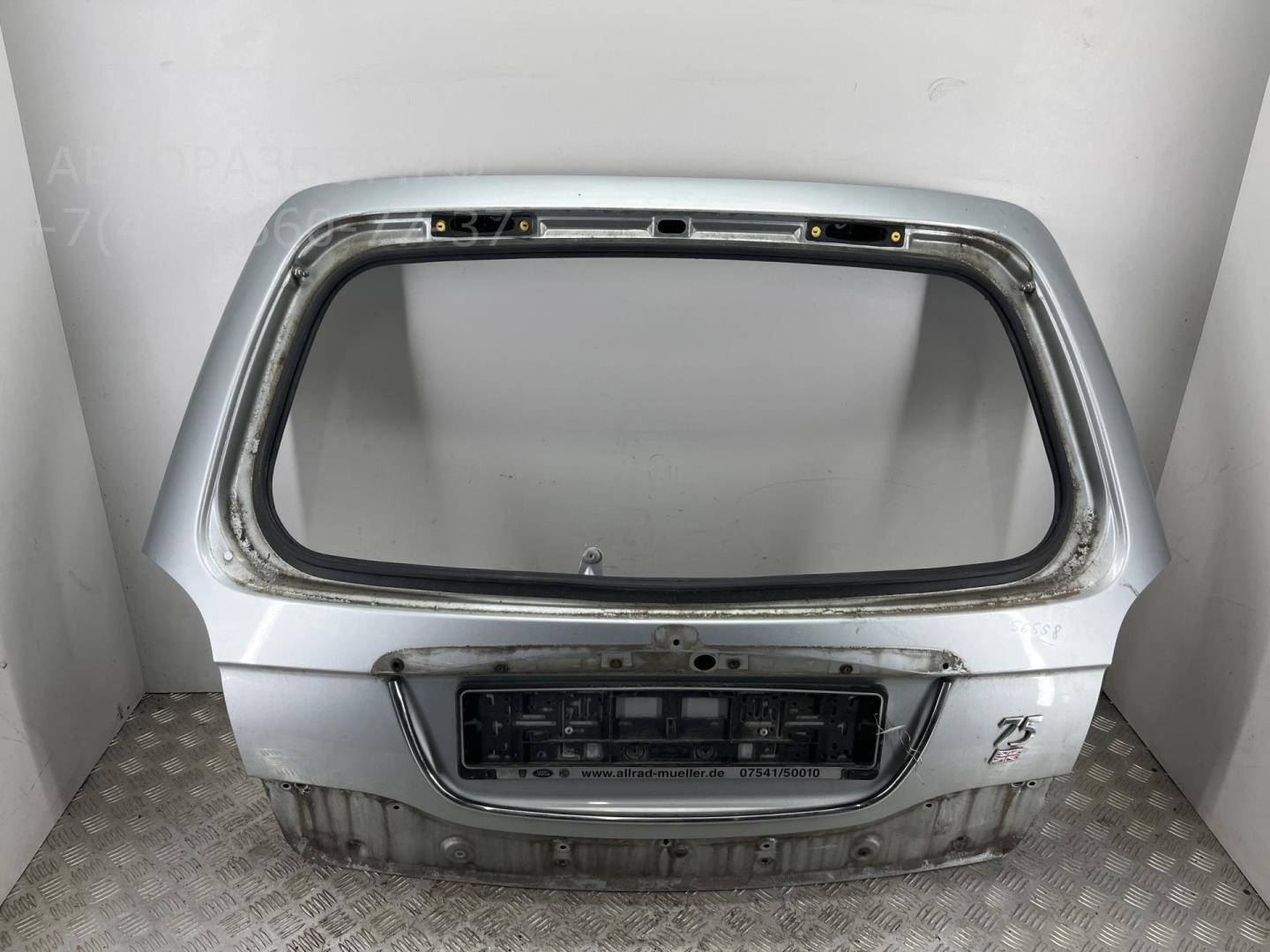 Дверь багажника