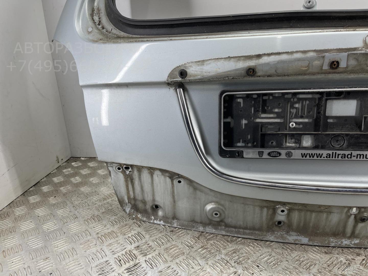 Дверь багажника