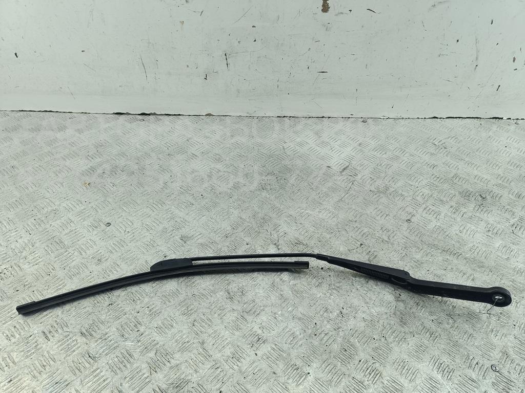 Поводок стеклоочистителя передний правый