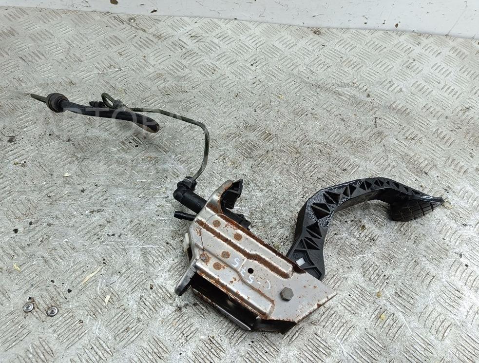 Цилиндр сцепления главный