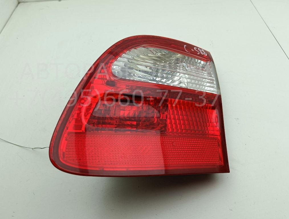 Фонарь задний внутренний правый