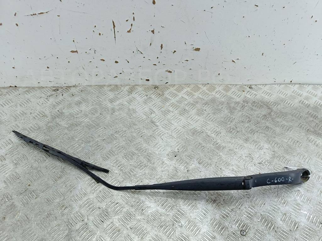 Поводок стеклоочистителя передний правый