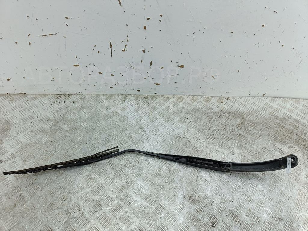 Поводок стеклоочистителя передний правый