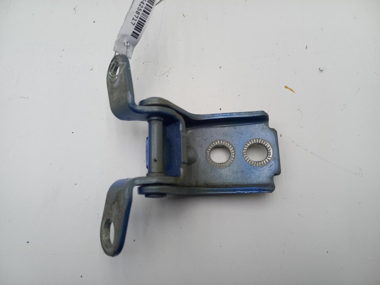 Петля двери