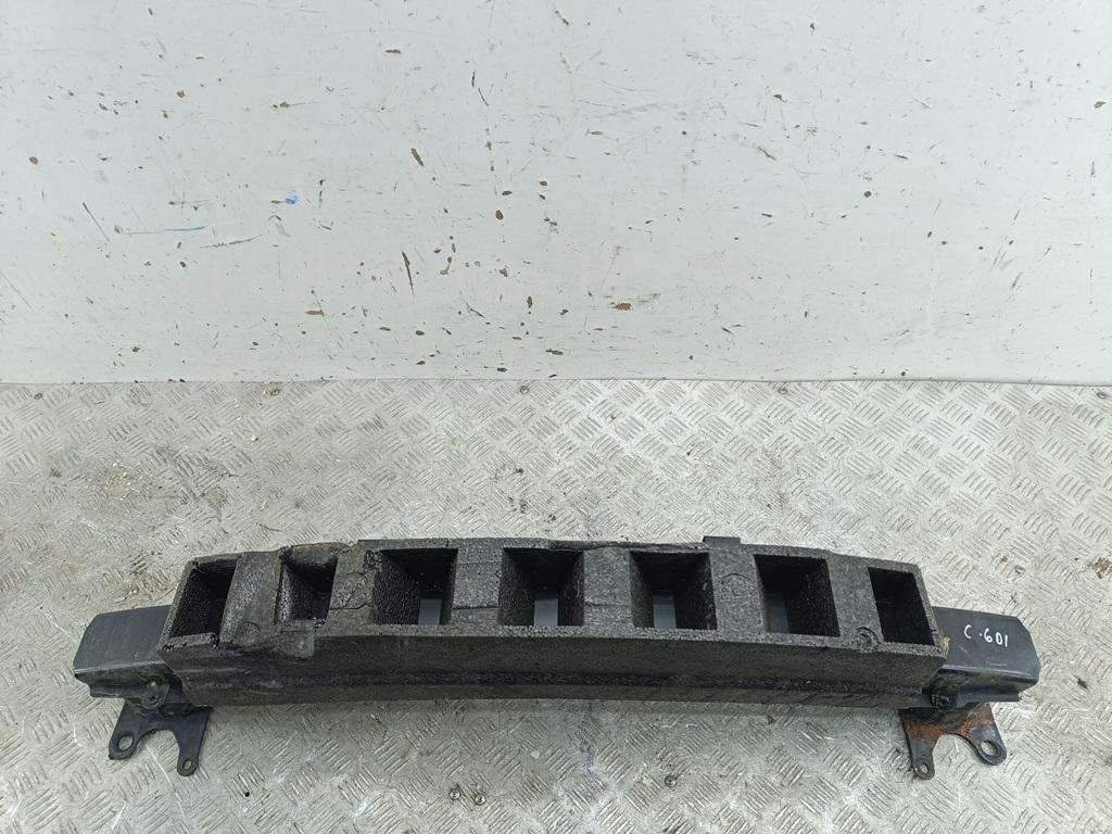 Усилитель переднего бампера