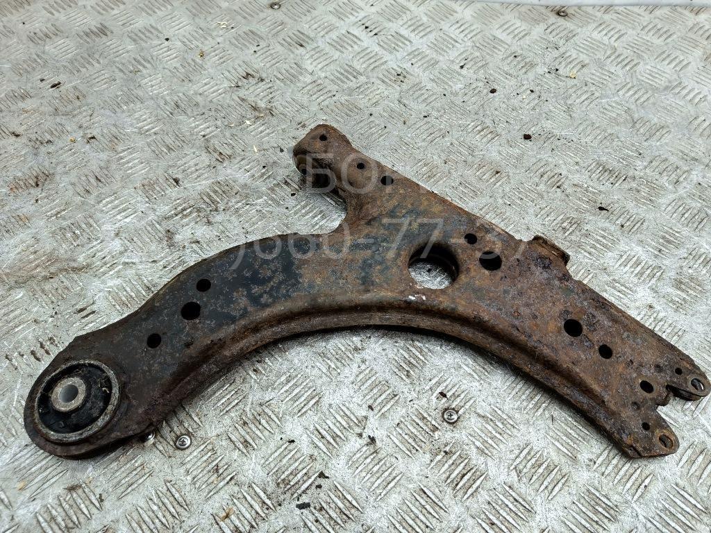 Рычаг передний левый