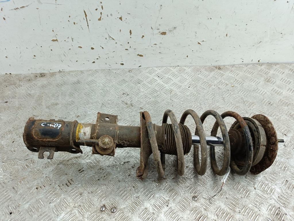 Амортизатор передний правый