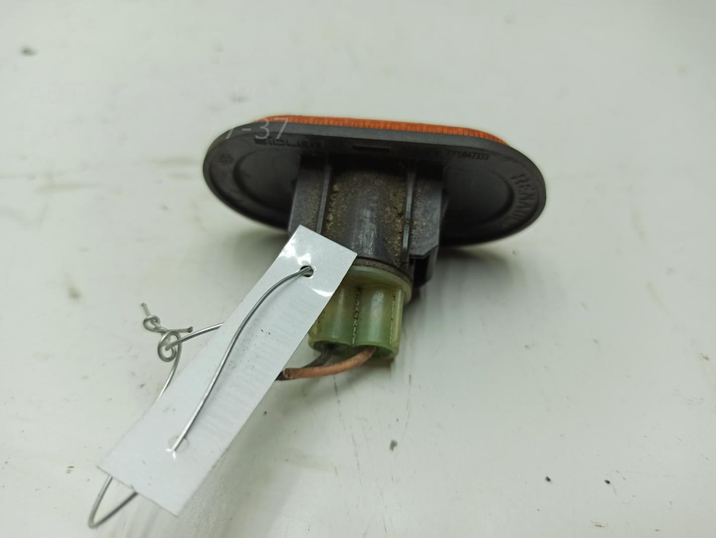 Указатель поворота правый