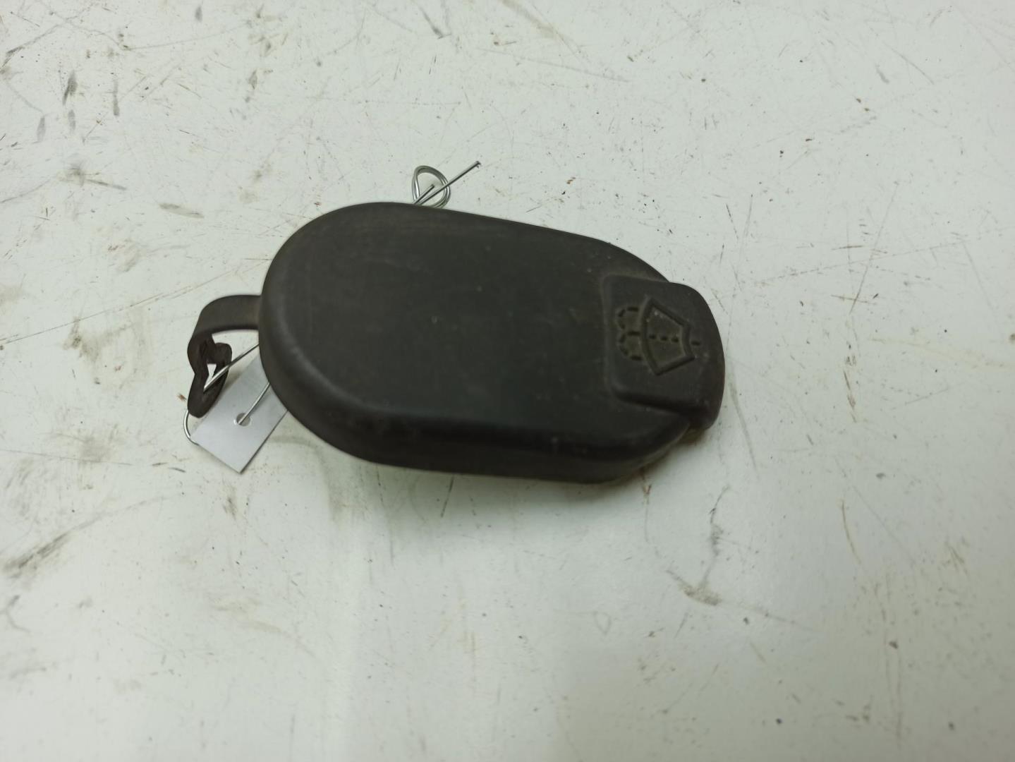 Крышка бачка омывателя