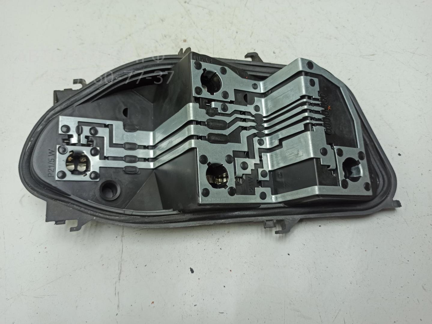 Плата заднего фонаря правого