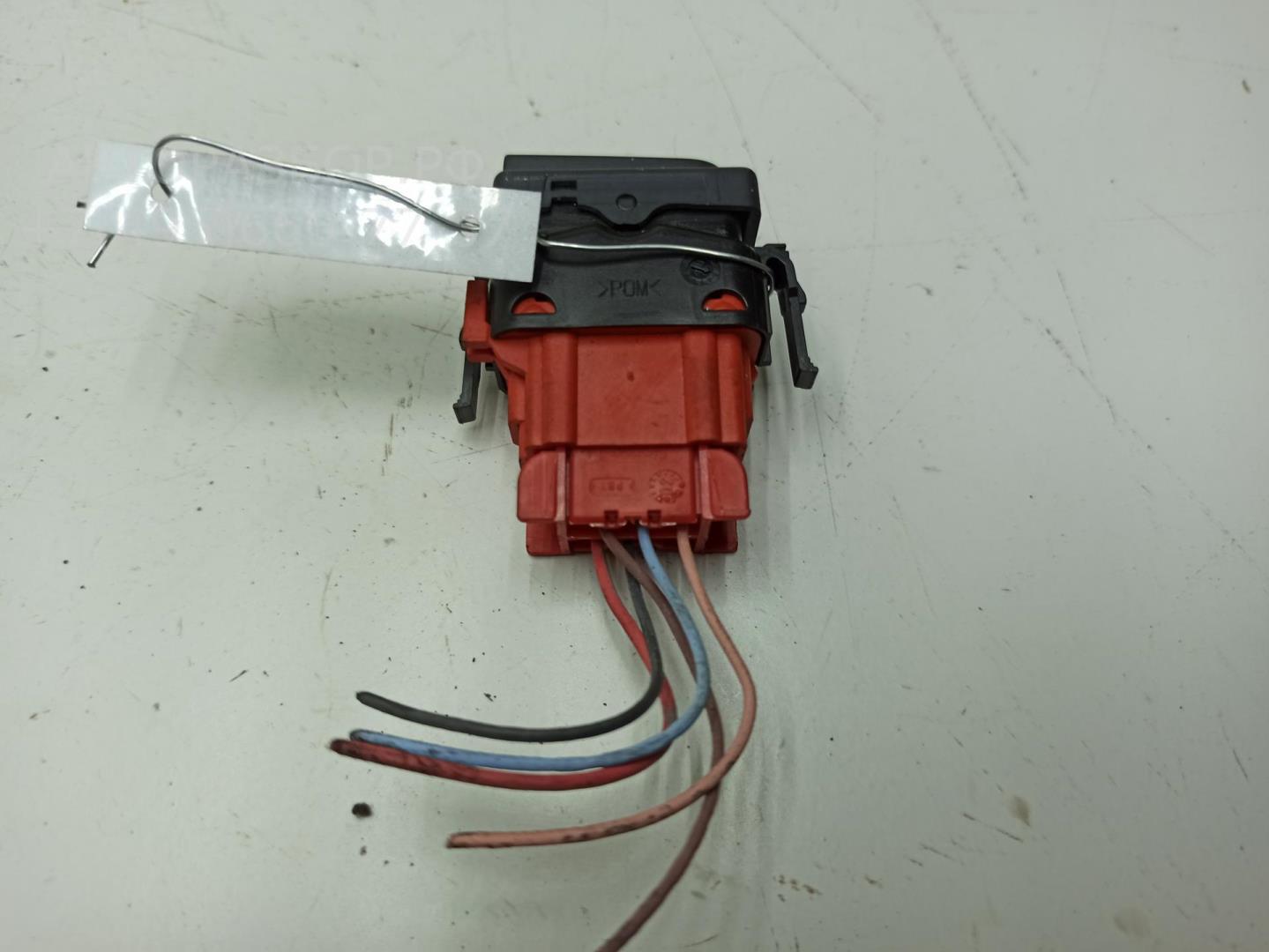 Кнопка центрального замка