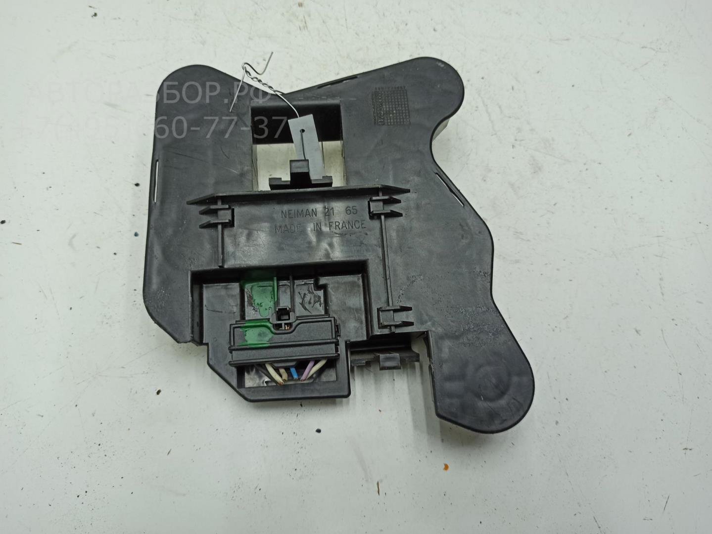 Плата заднего фонаря левого