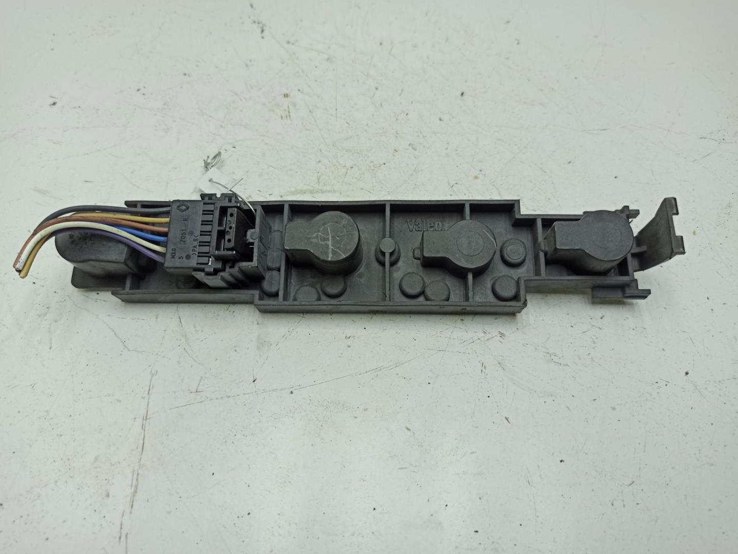 Плата заднего фонаря правого