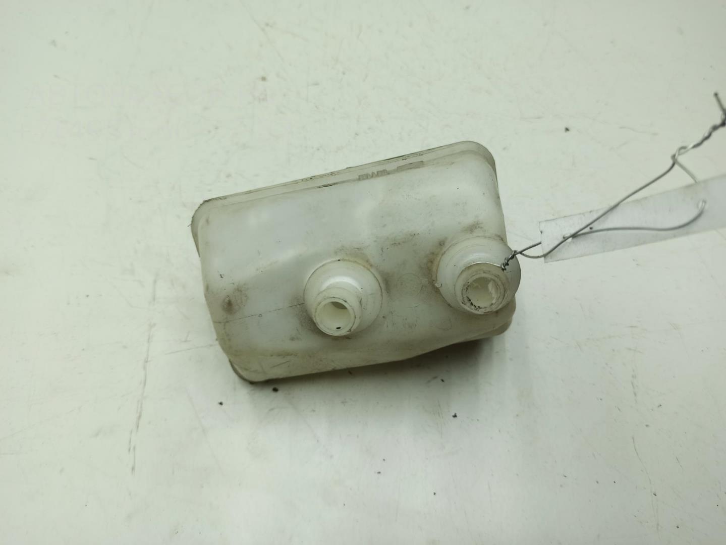 Бачок главного тормозного цилиндра