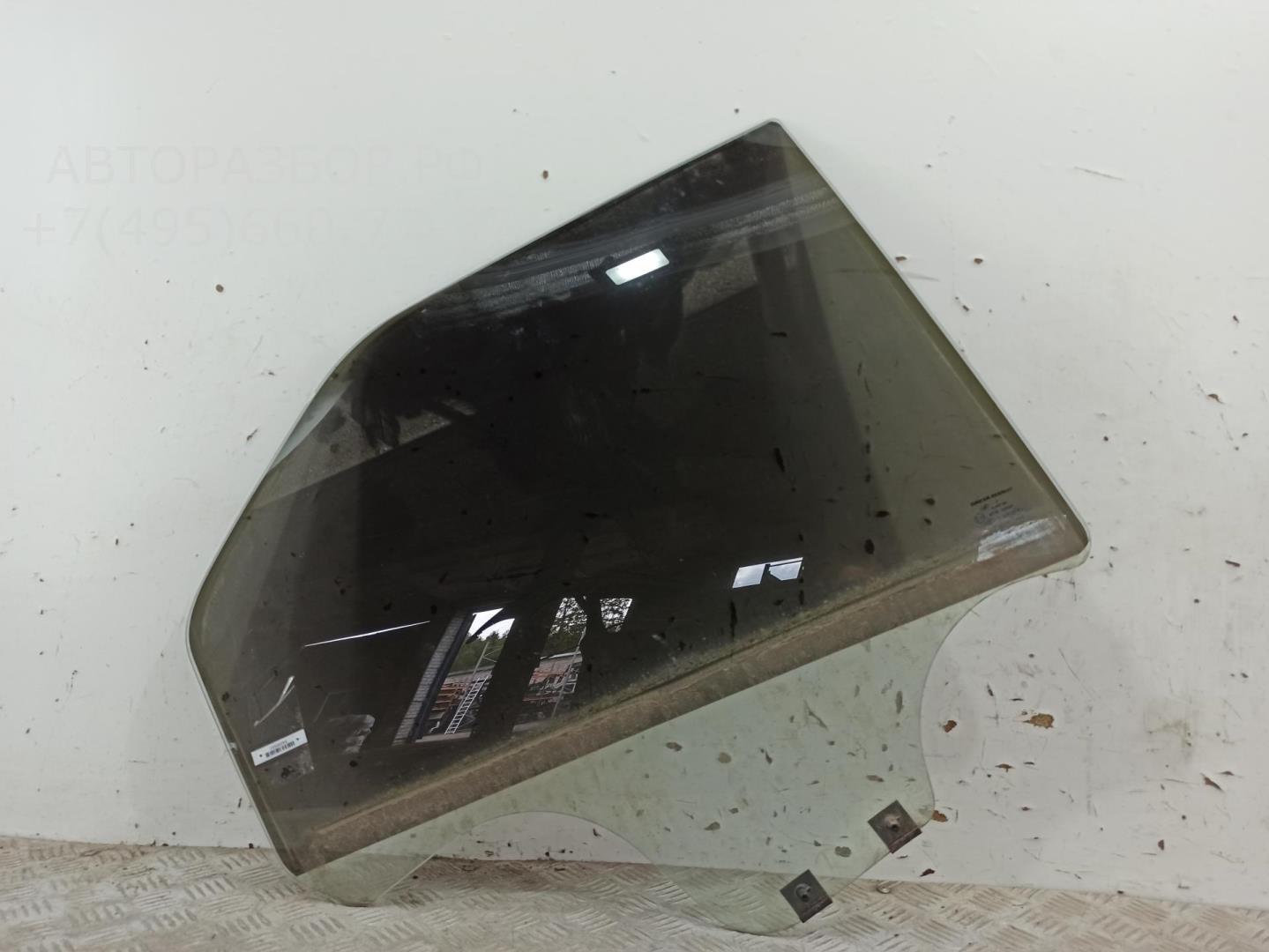 Стекло двери задней правой