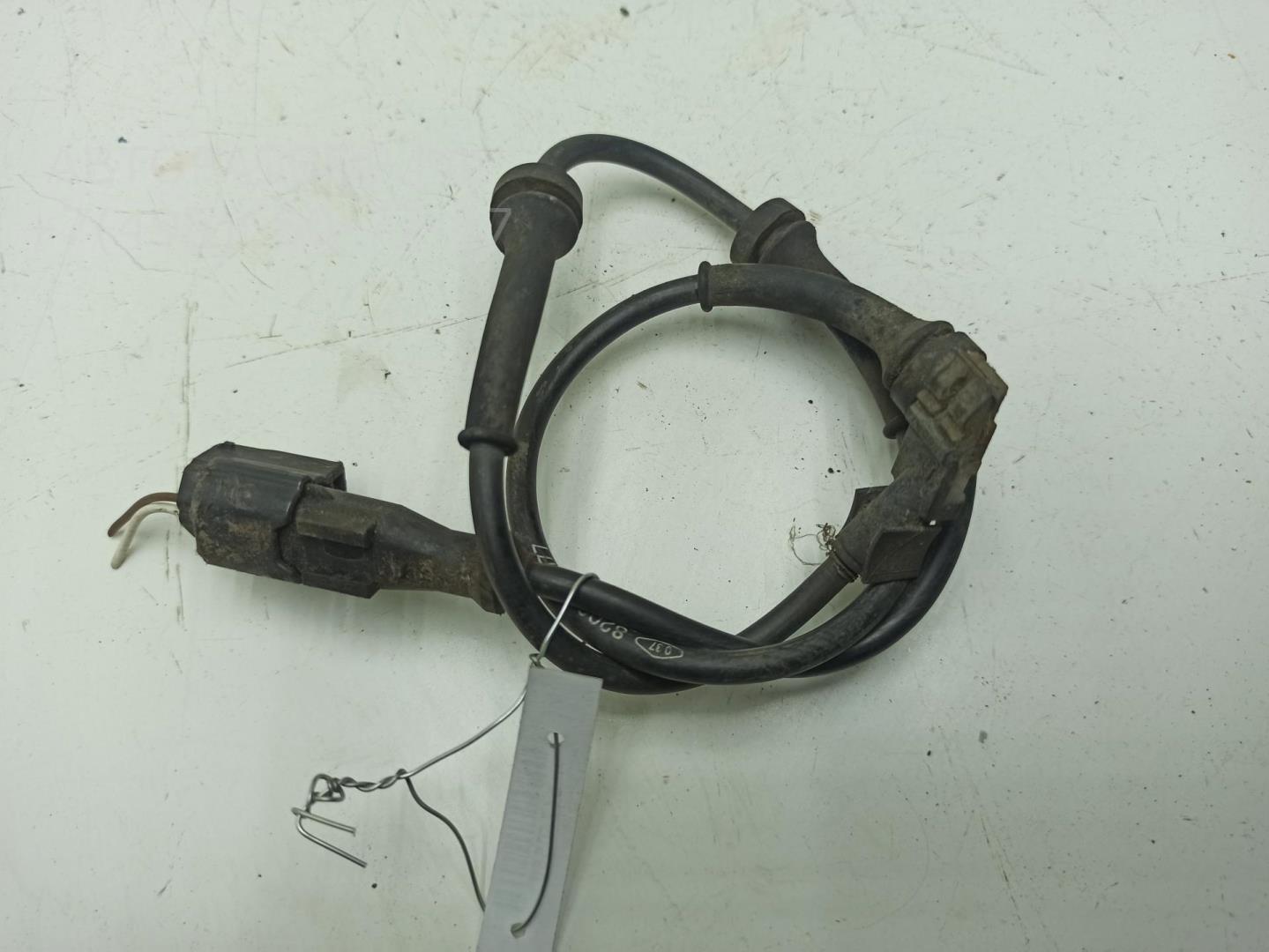 Датчик ABS передний