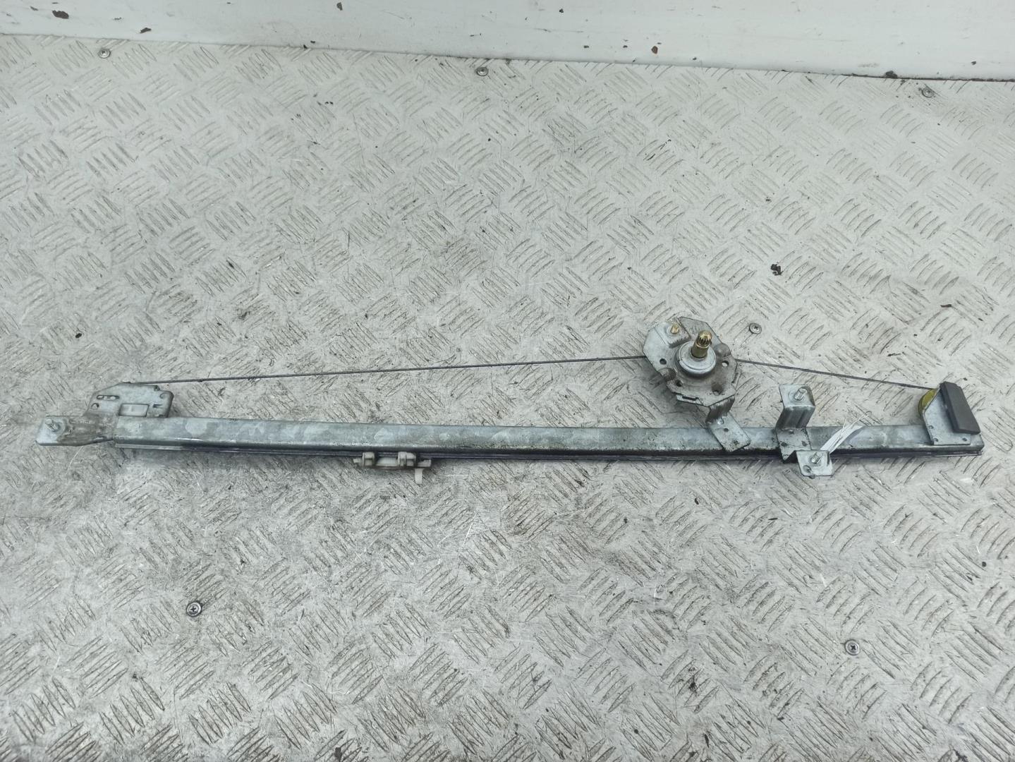 Стеклоподъемник механ. передний правый