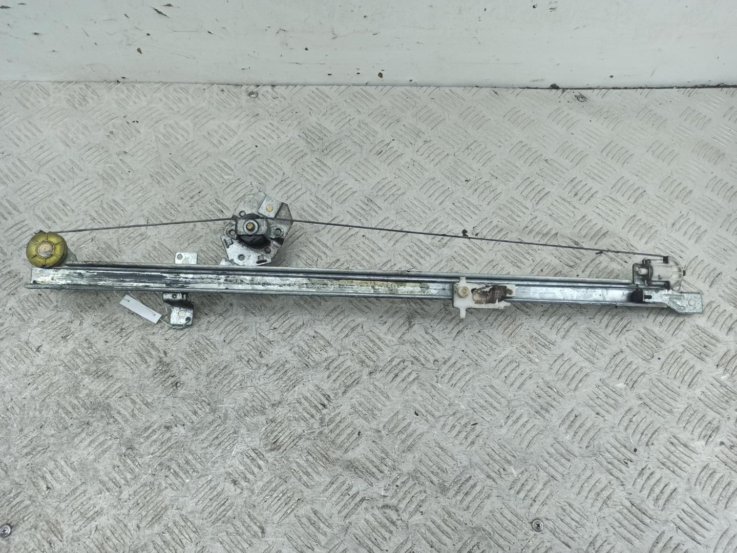 Стеклоподъемник механ. передний правый