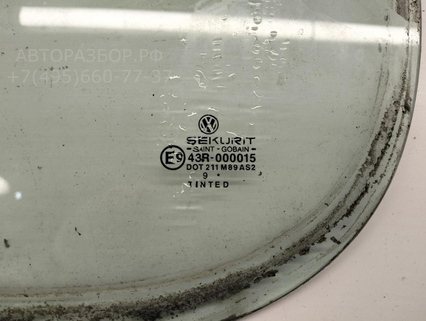 Стекло двери задней левой (форточка)