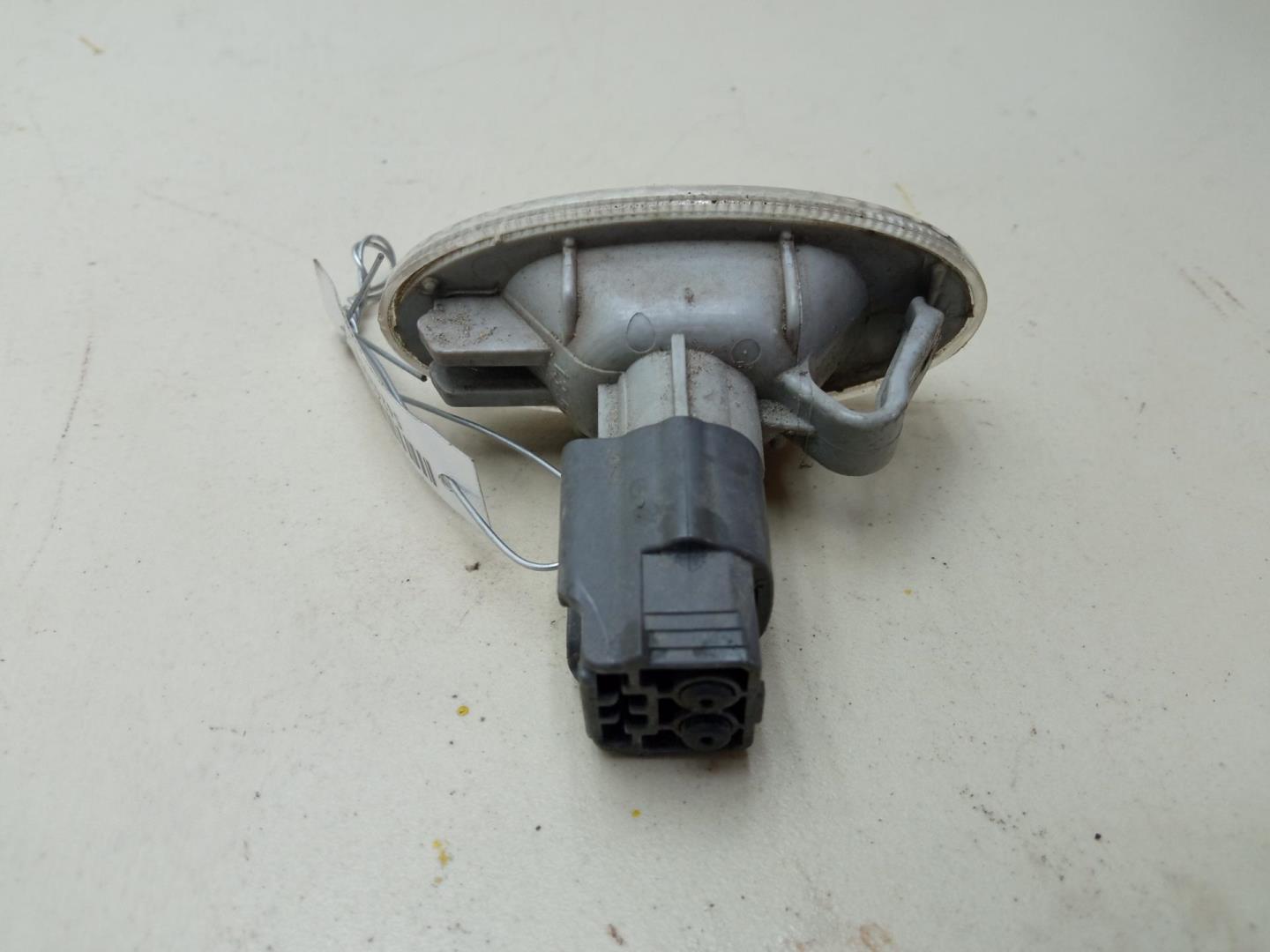 Указатель поворота правый