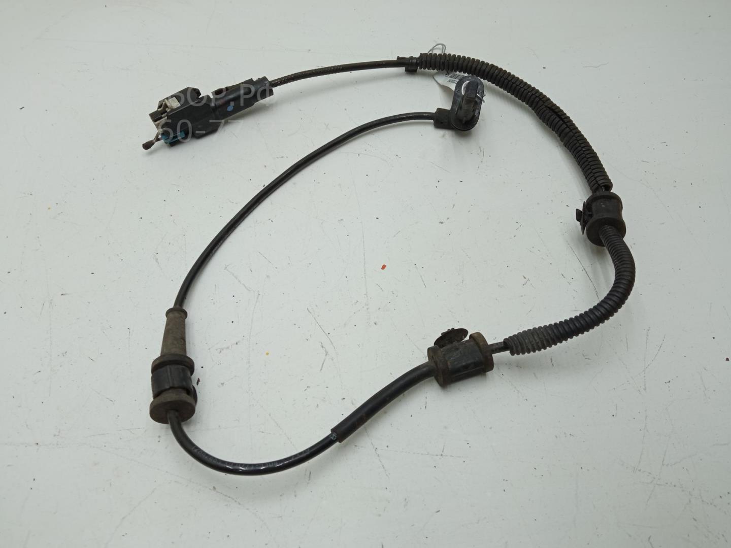 Датчик ABS передний