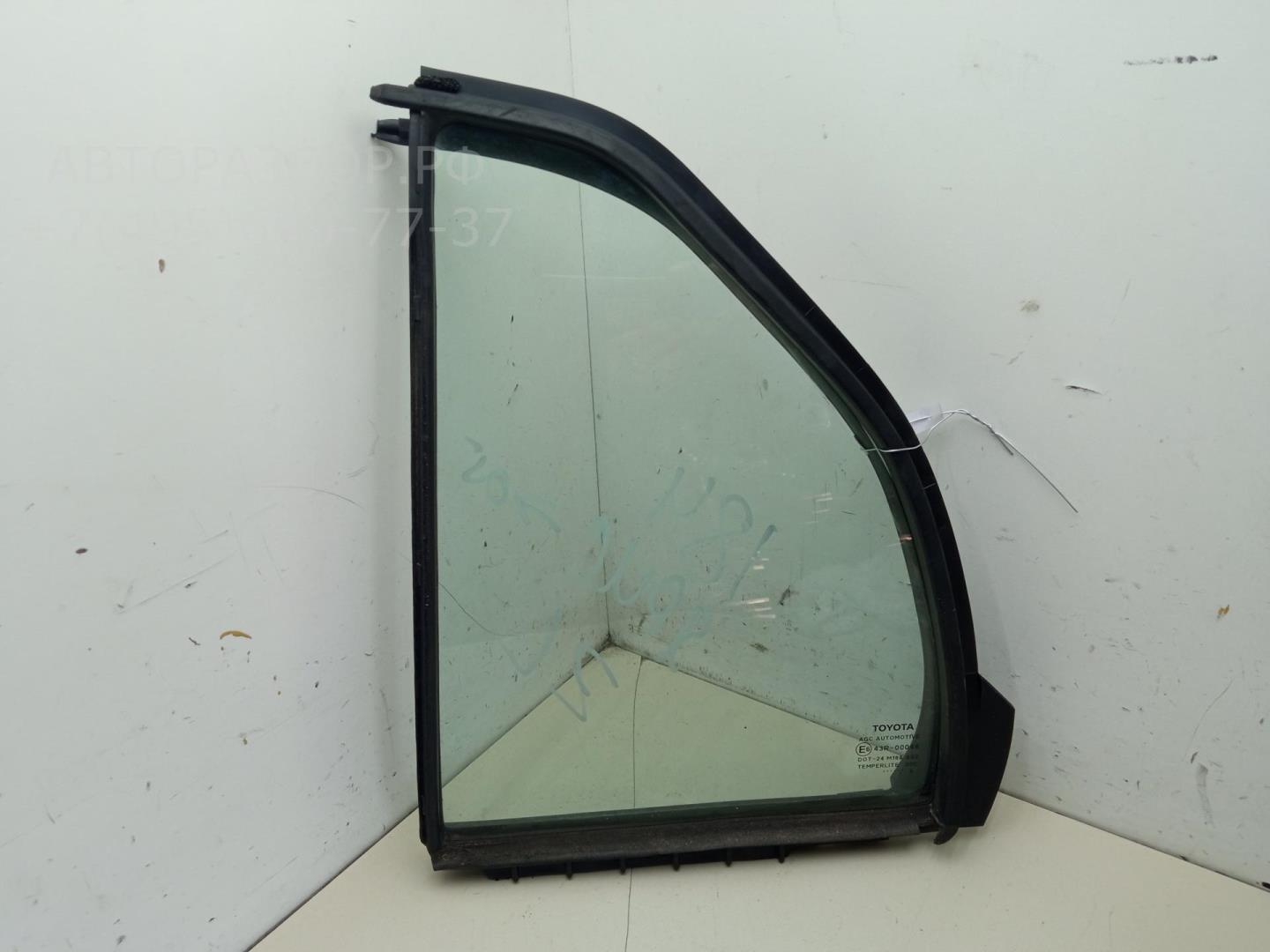 Стекло двери задней левой (форточка)