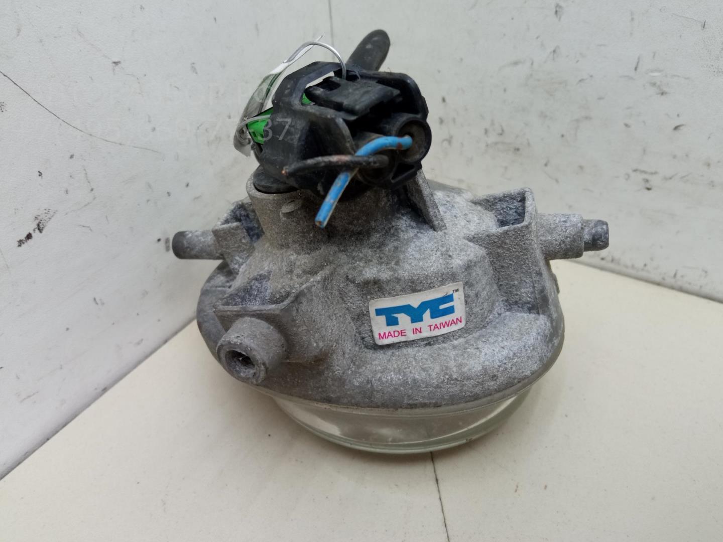 Фара противотуманная левая