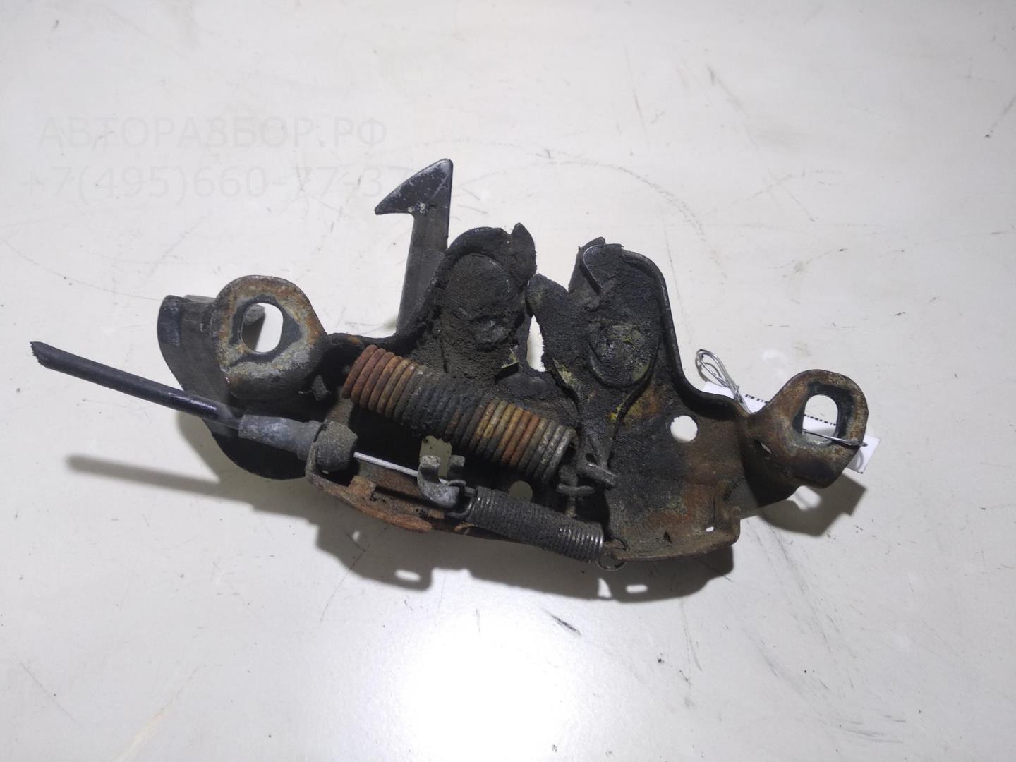 Замок капота