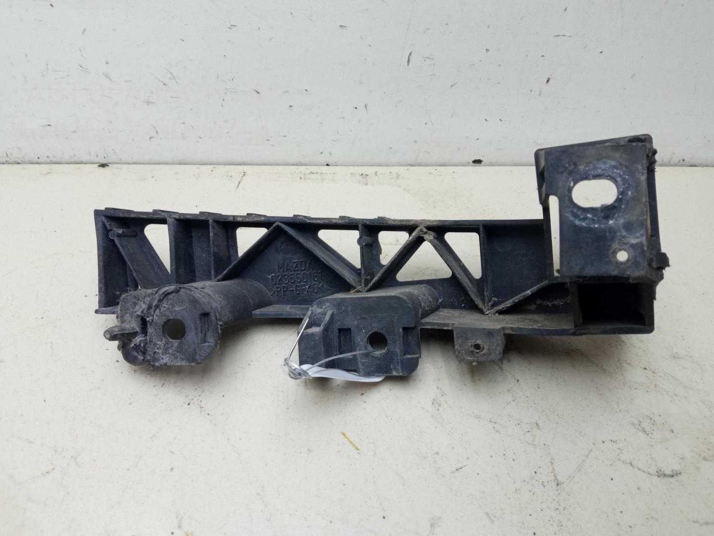 Крепеж фары