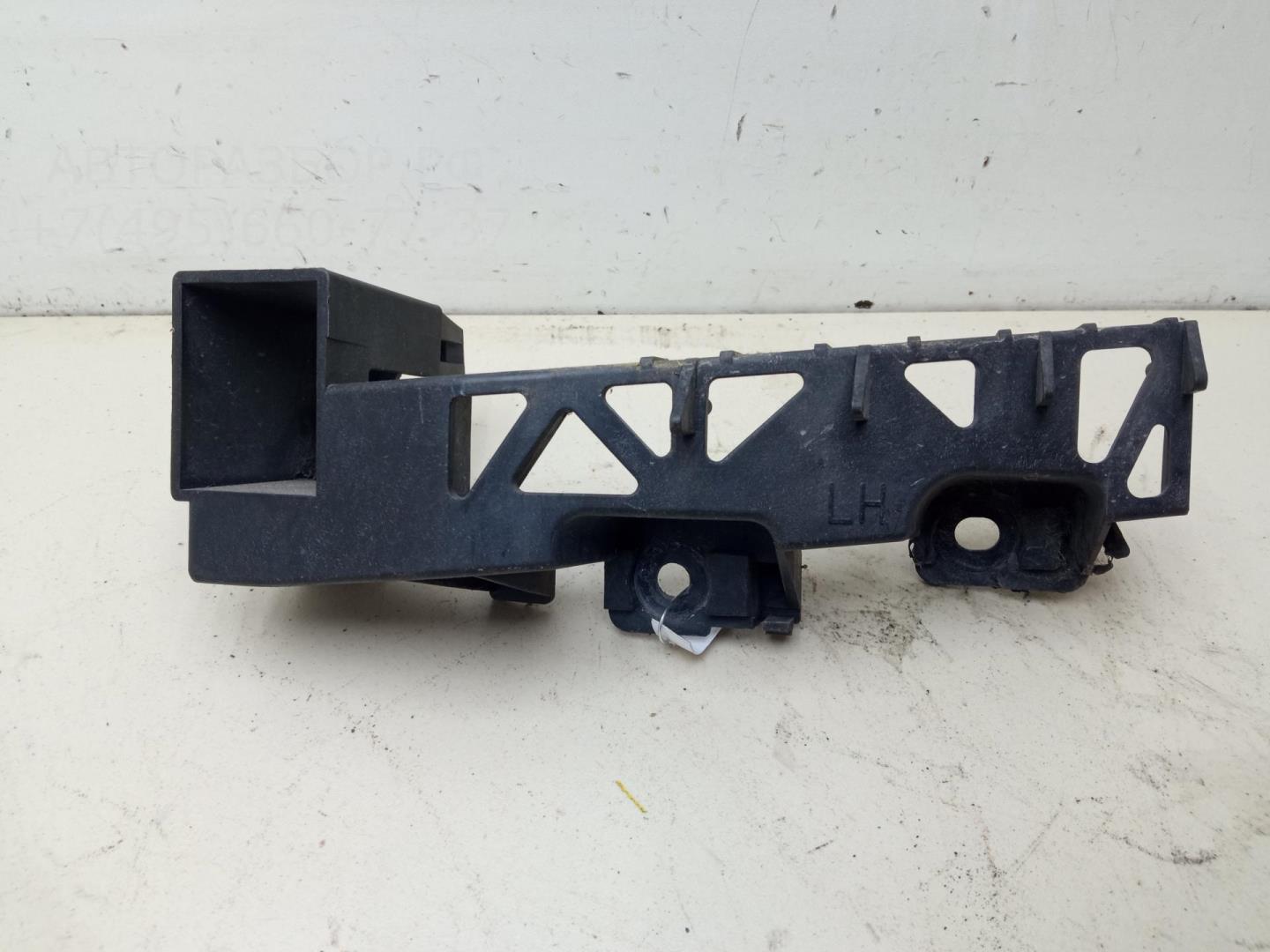 Крепеж фары