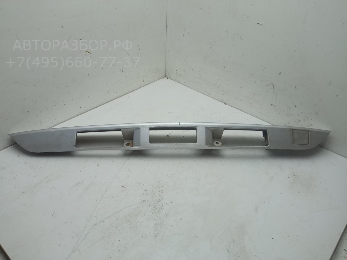 Накладка крышки багажника