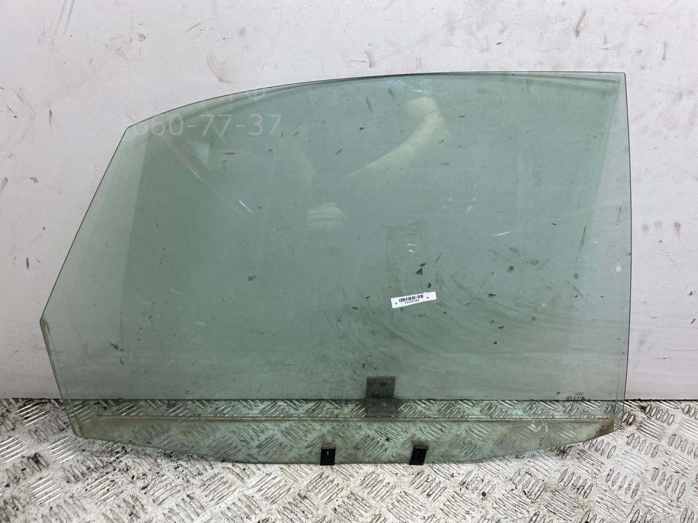 Стекло двери задней правой