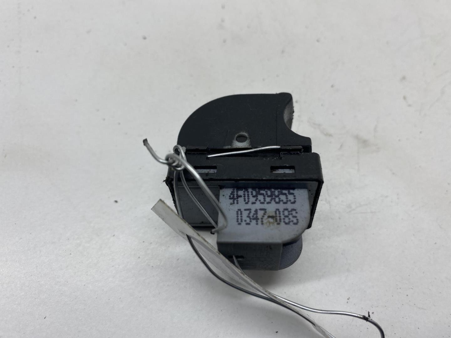 Кнопка стеклоподъемника