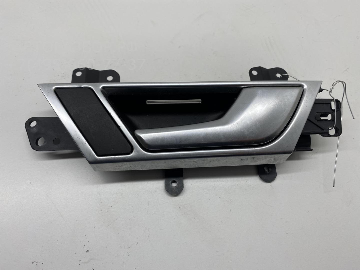 Ручка двери задней внутренняя правая