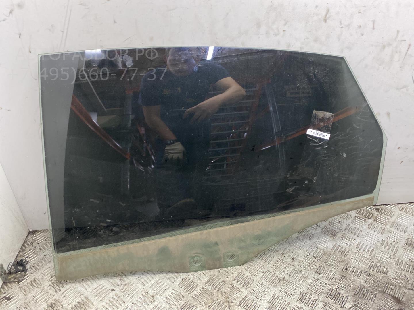 Стекло двери задней левой