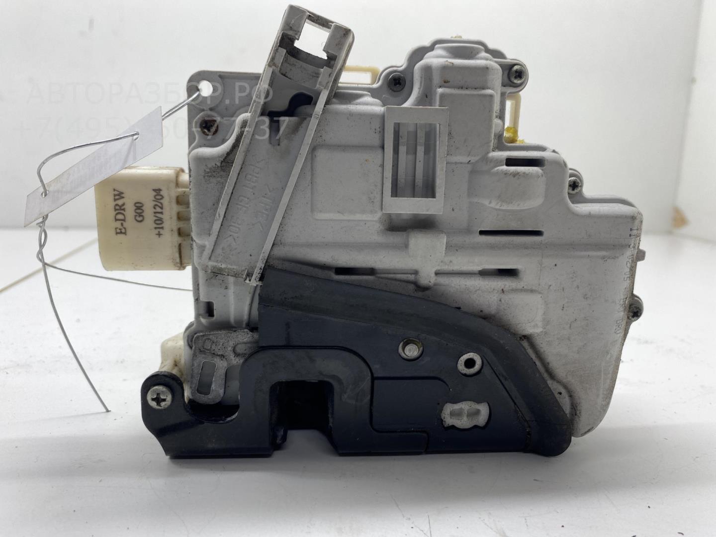 Замок двери передней правой