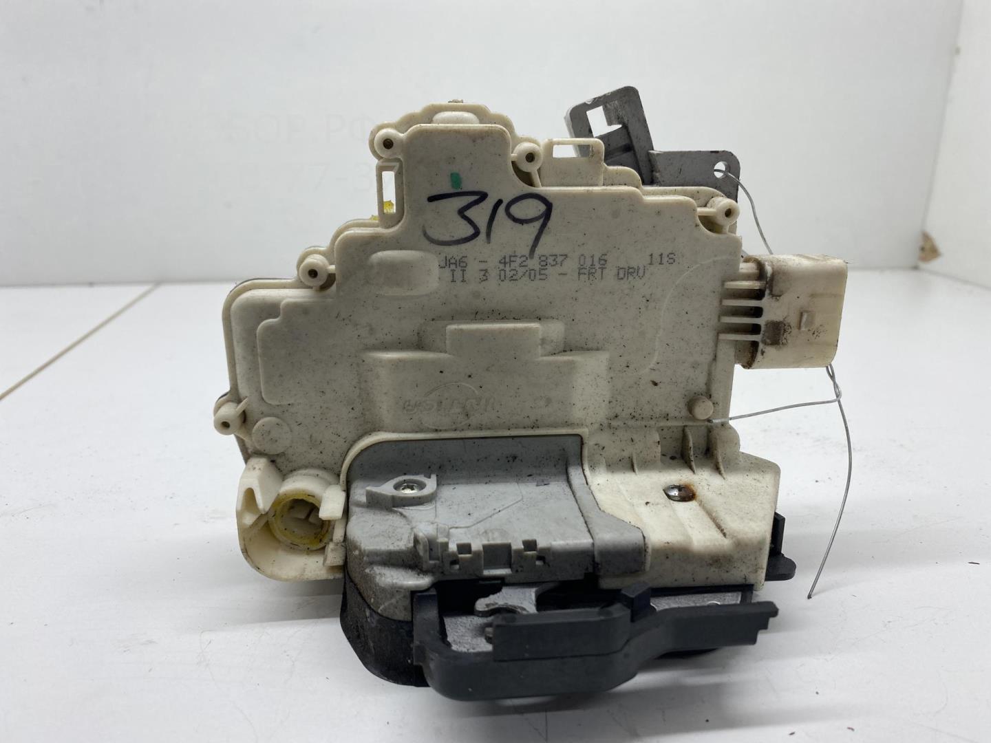 Замок двери передней правой