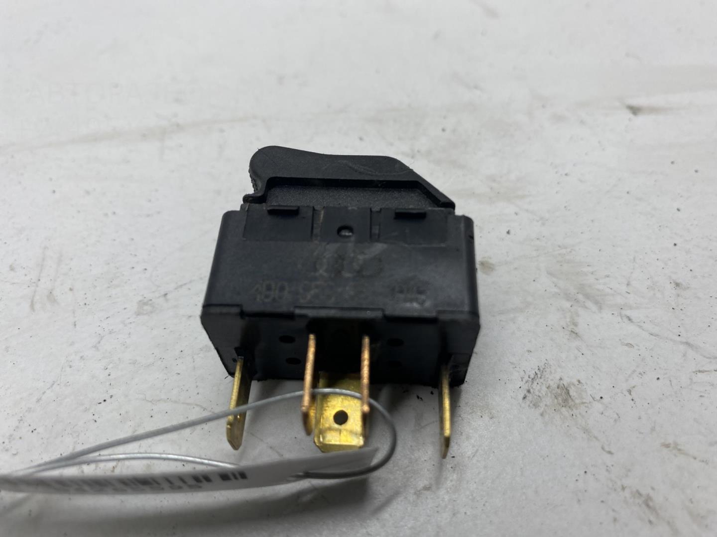 Кнопка стеклоподъемника