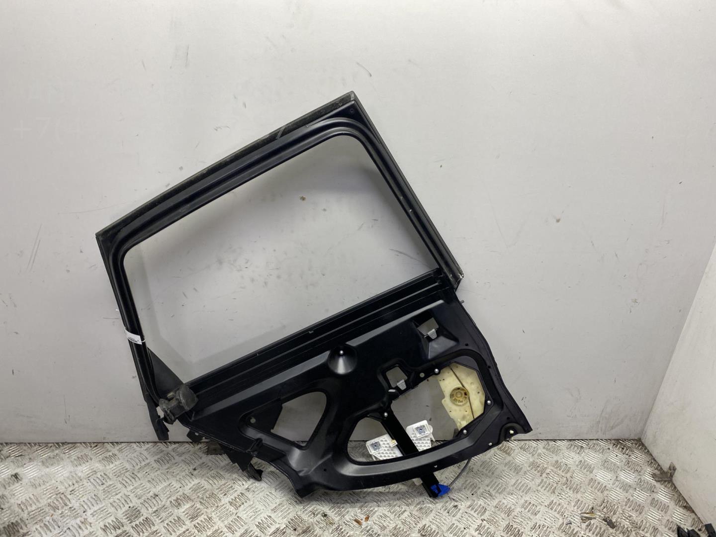 Стеклоподъемник электр. задний левый