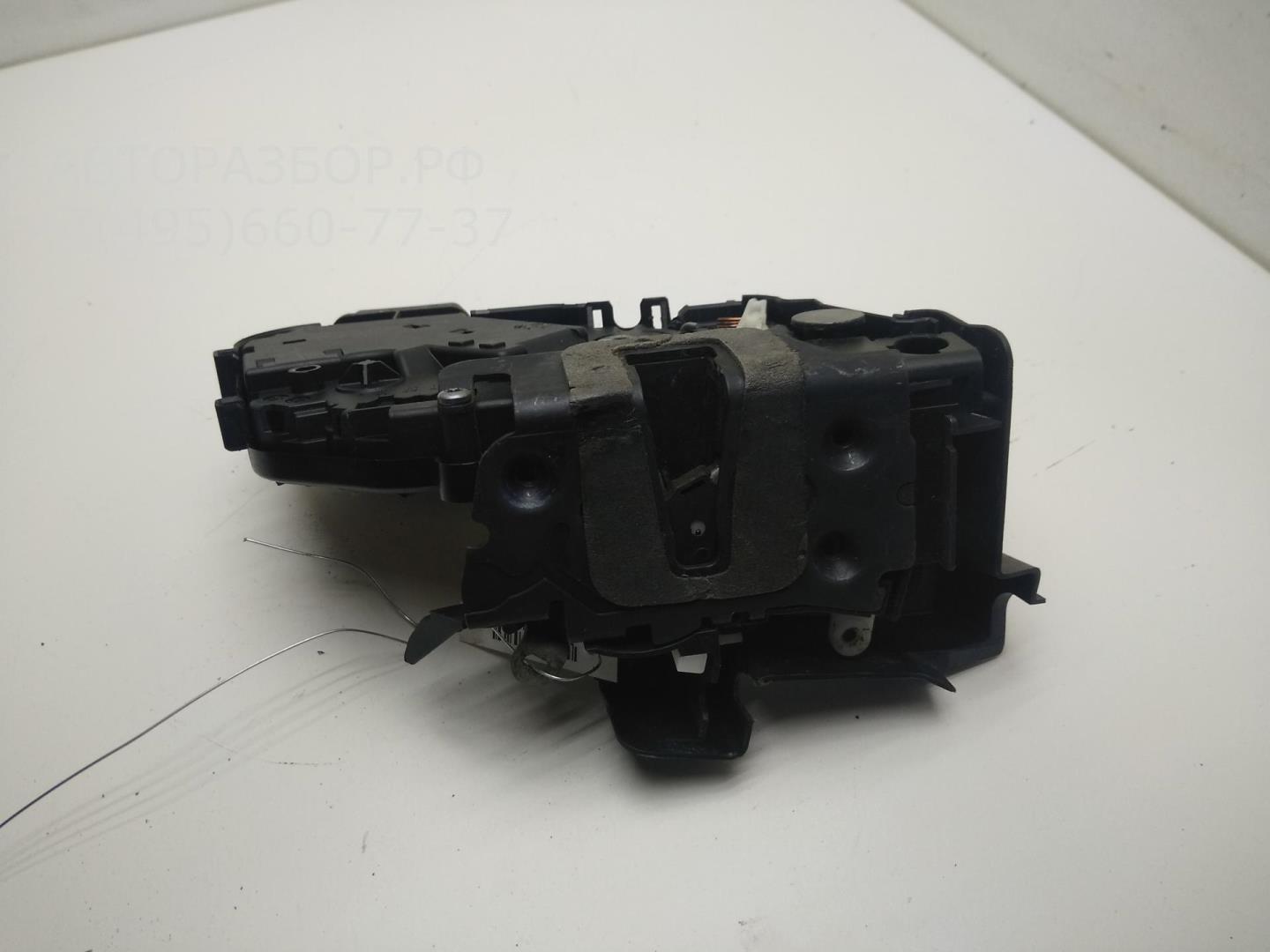 Замок двери передней правой