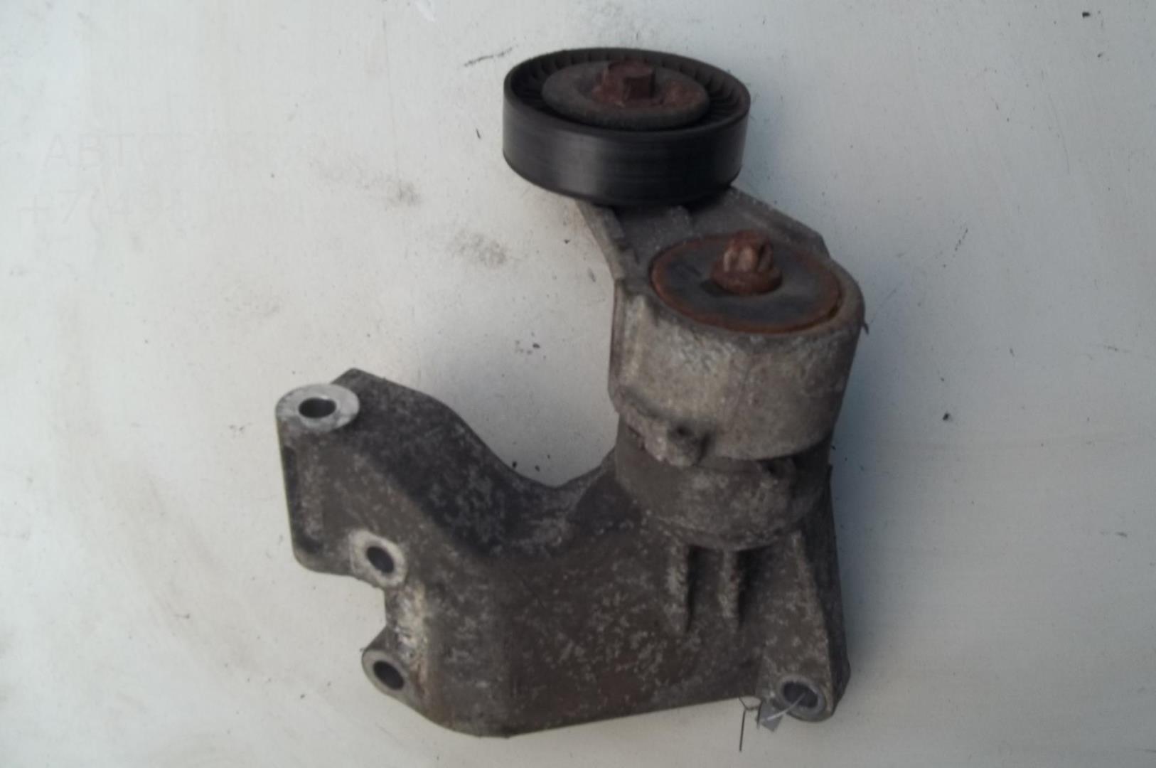 Кронштейн генератора